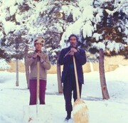 تهران زیر چادر سفید برف؛ خاطرات زمستان‌های دهه ٤٠ | آهای! برف پارو می‌کنیم!