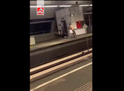 درگیری پلیس با زن محجبه در مترو! | ویدئو