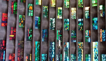 جذاب‌ترین پنجره‌های شیشه‌رنگی جهان؛ از شیراز تا شیکاگو | عکس