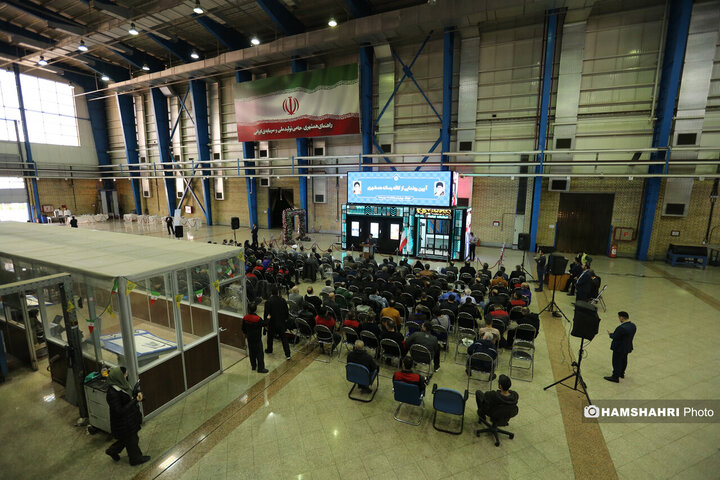 افتتاح کافه رسانه همشهری با حضور شهردار تهران