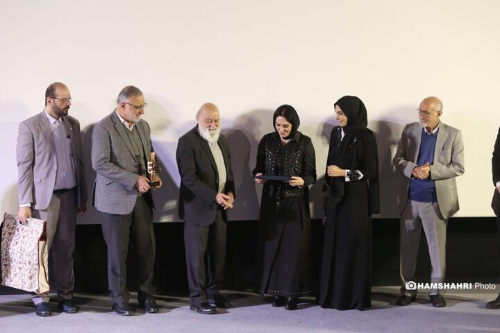 نمایش فیلم سرزمین فرشته ها با حضور شهردار تهران