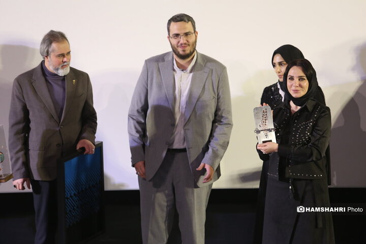 نمایش فیلم سرزمین فرشته ها با حضور شهردار تهران