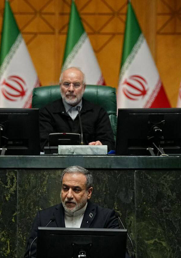 وزیر خارجه و رئیس ستاد کل نیروهای مسلح در جلسه غیرعلنی مجلس | تصاویر