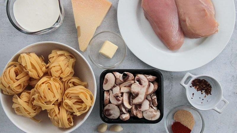 فوت و فن تهیه پاستا آلفردو با مرغ و قارچ و خامه | ۲ اشتباه رایج در تهیه پاستا آلفردو