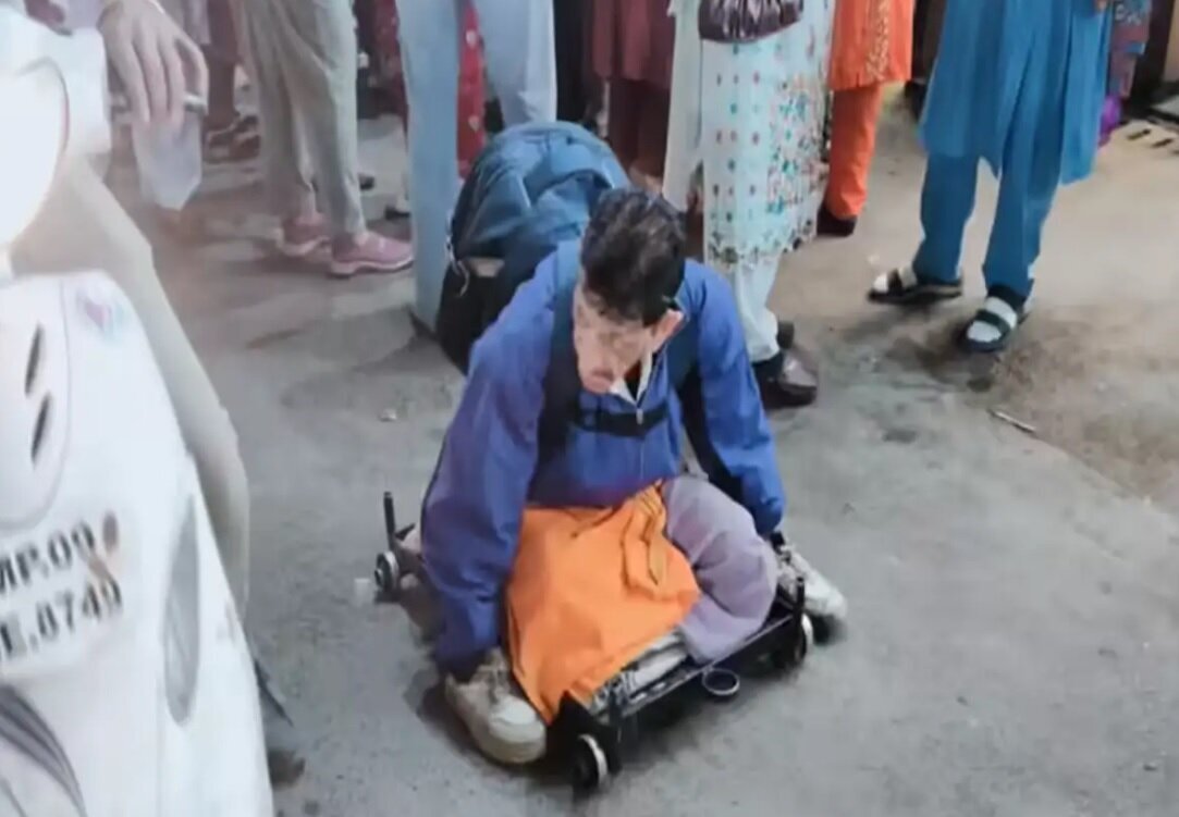 عکس؛ این گدا سه خانه و چند خودرو دارد!