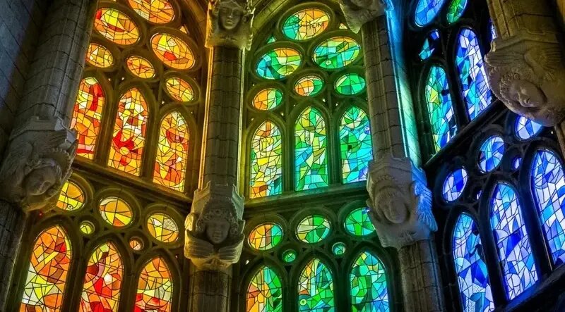 جذابترین پنجرههای شیشهرنگی جهان؛ از شیراز تا شیکاگو | عکس