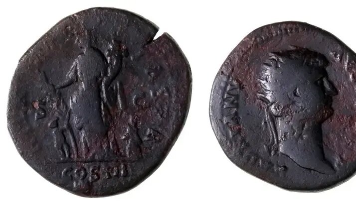 کشف سکههای رومی در معبد ۲ هزار ساله «میترا» | عکس