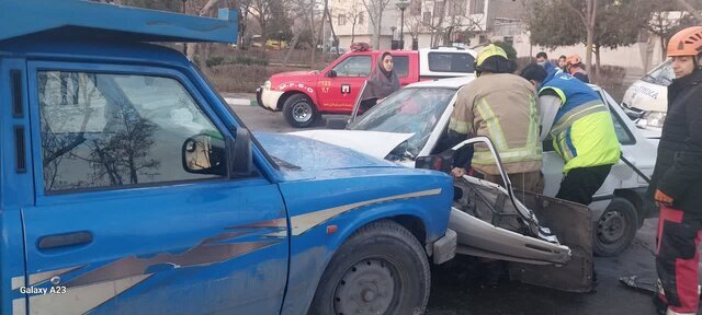 تصادف شدید سرویس مدرسه با نیسان آبی + عکس و جزئیات