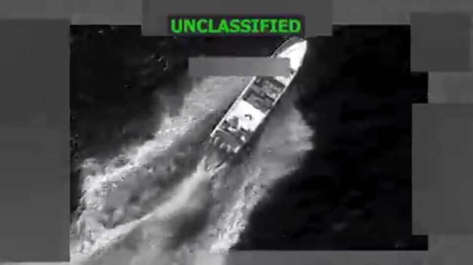 حمله مرگبار به یک کشتی  | ماجرا چه بود؟