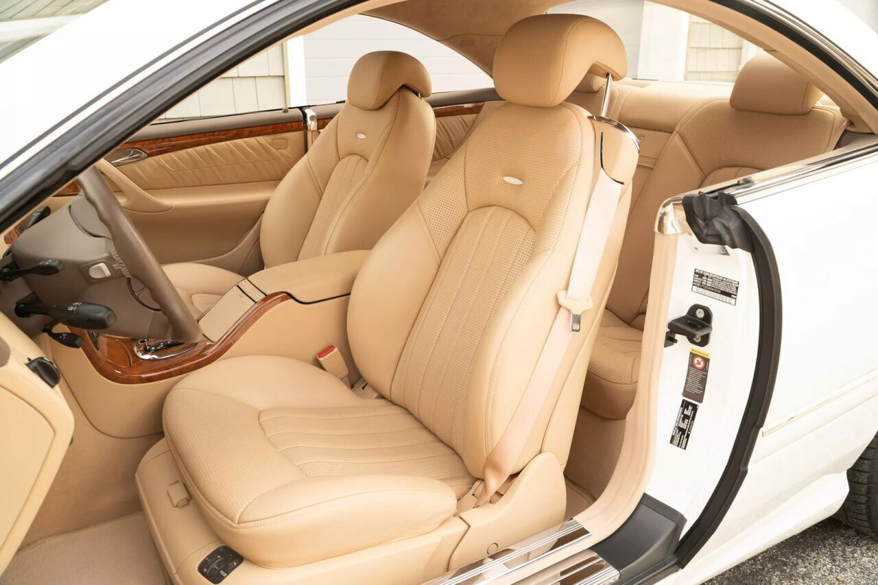 قیمت ۵۰ میلیارد تومانی برای بنز ۲۰ ساله! + عکس | داخل کابین این مرسدس بنز را ببینید