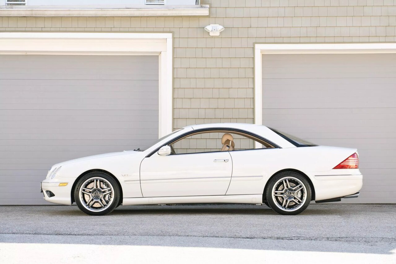 قیمت ۵۰ میلیارد تومانی برای بنز ۲۰ ساله! + عکس | داخل کابین این مرسدس بنز را ببینید