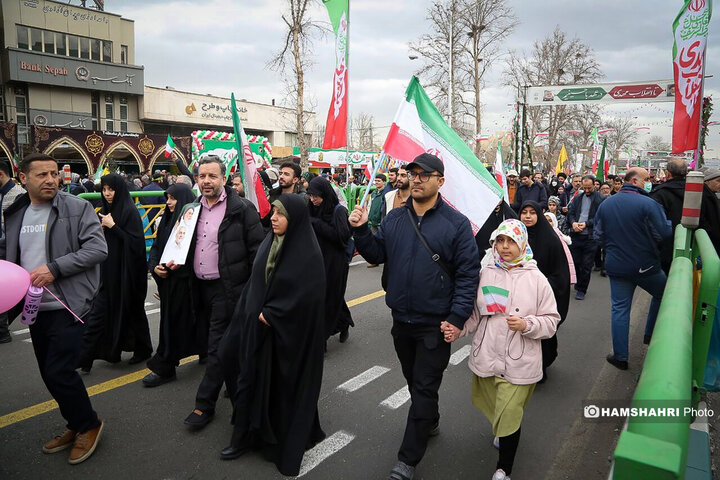 حضور پرشور مردم تهران در راهپیمایی ۲۲ بهمن