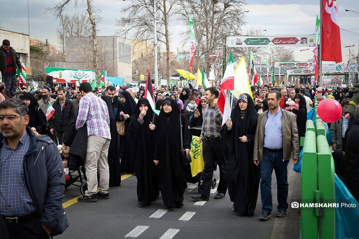 حضور پرشور مردم تهران در راهپیمایی ۲۲ بهمن