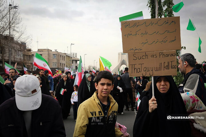 حضور پرشور مردم تهران در راهپیمایی ۲۲ بهمن