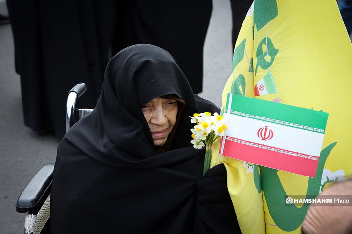 حضور پرشور مردم تهران در راهپیمایی ۲۲ بهمن