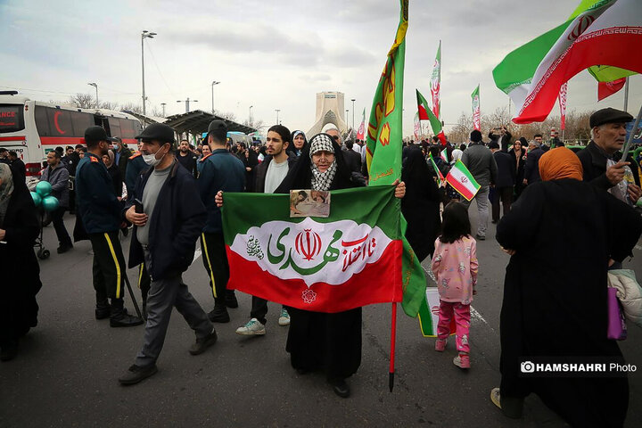 حضور پرشور مردم تهران در راهپیمایی ۲۲ بهمن