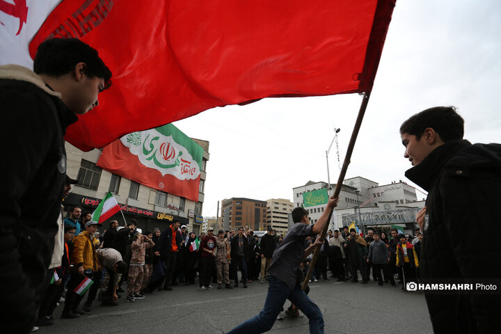 حضور پرشور مردم تهران در راهپیمایی ۲۲ بهمن-2