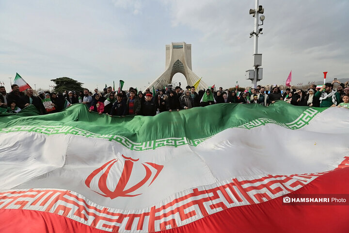 حضور پرشور مردم تهران در راهپیمایی ۲۲ بهمن-2