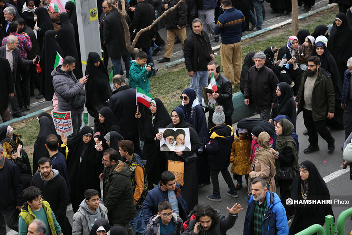 حضور پرشور مردم تهران در راهپیمایی ۲۲ بهمن-2