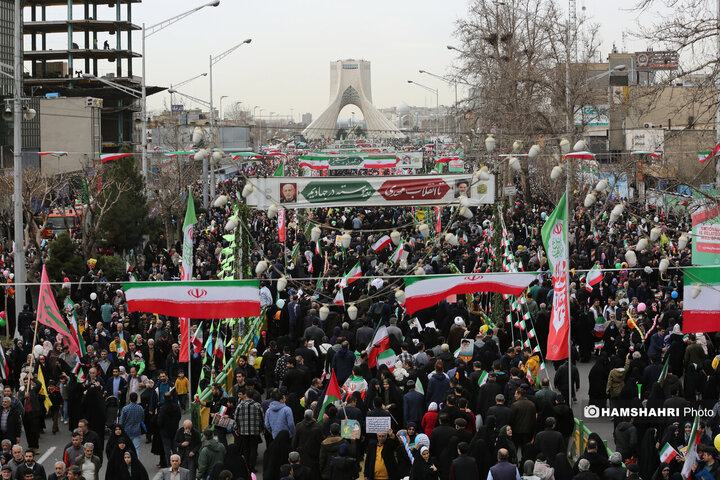 حضور پرشور مردم تهران در راهپیمایی ۲۲ بهمن-2