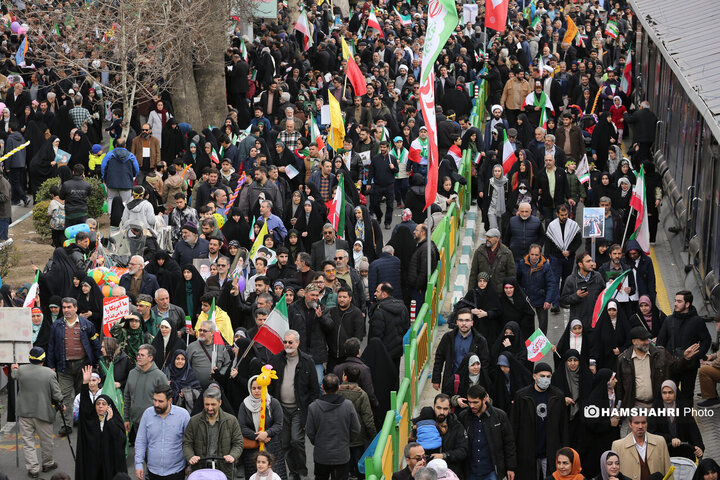 حضور پرشور مردم تهران در راهپیمایی ۲۲ بهمن-2