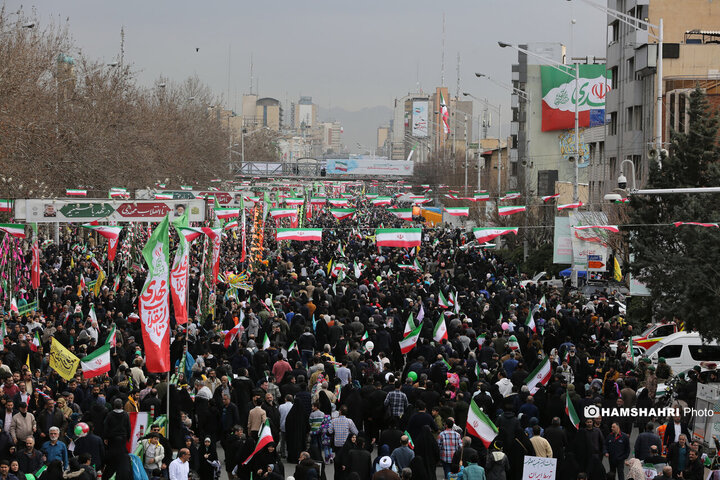 حضور پرشور مردم تهران در راهپیمایی ۲۲ بهمن-2