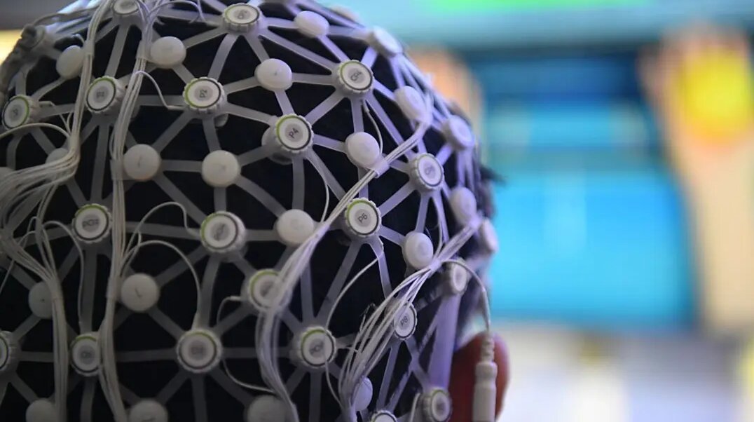 چین نخستین آزمایش خوانش مغز در فضا را با موفقیت انجام داد