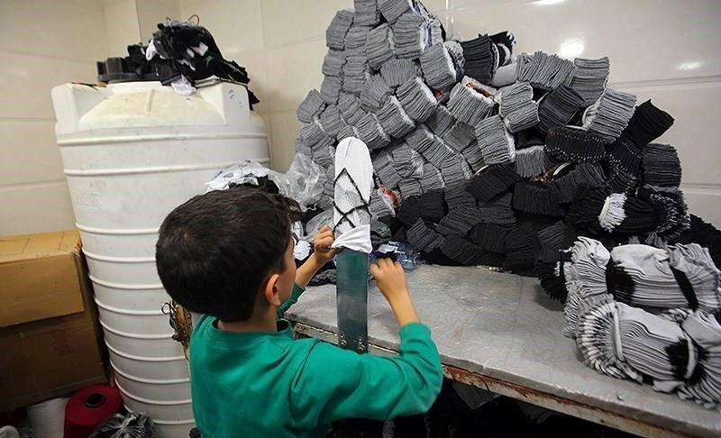 این روستای قطب تولید جوراب ایران است