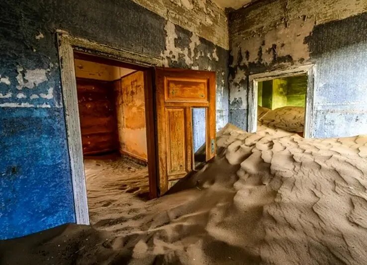 بازدیدکننده شهر ارواح؛ عکسی وهم‌انگیز که پس از ۱۰ سال انتظار گرفته شد | عکس