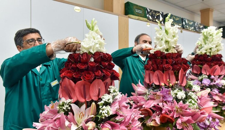 خادمان گمنام خورشید | روایتی از دستهای پنهان خدمت در حرم رضوی که کمتر زائری از حال و هوای کارشان شنیده است