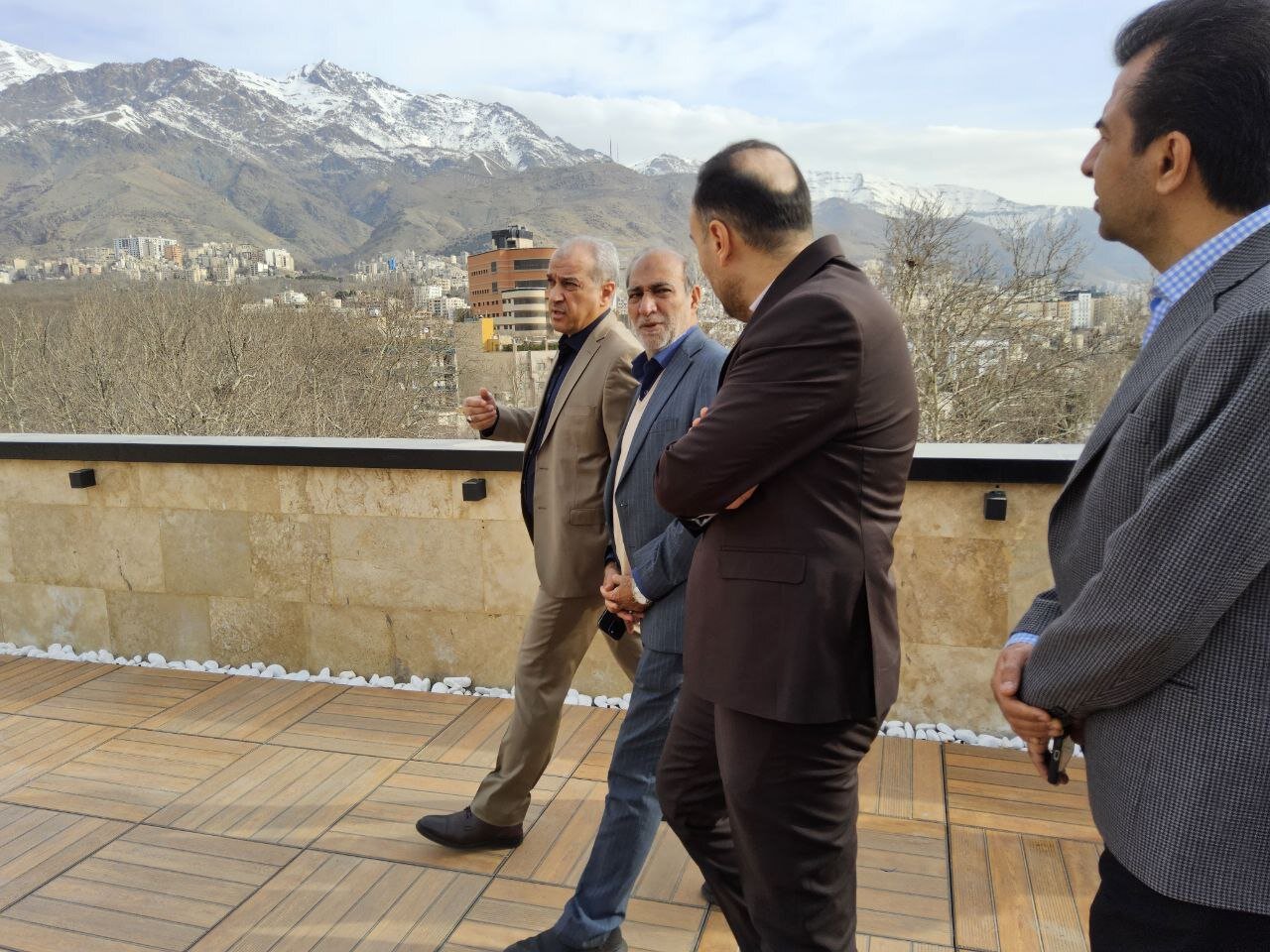 بازدید لطف الله فروزنده از سرای محله باغ فردوس بازدید لطف الله فروزنده از سرای محله باغ فردوس