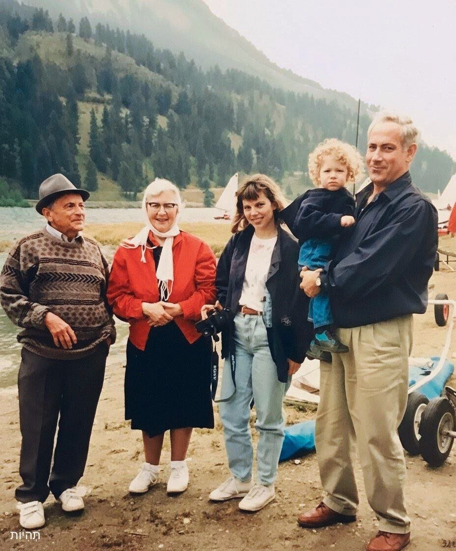 عکس کمتر دیده شده از بیبی نتانیاهو و زنش در جوانی