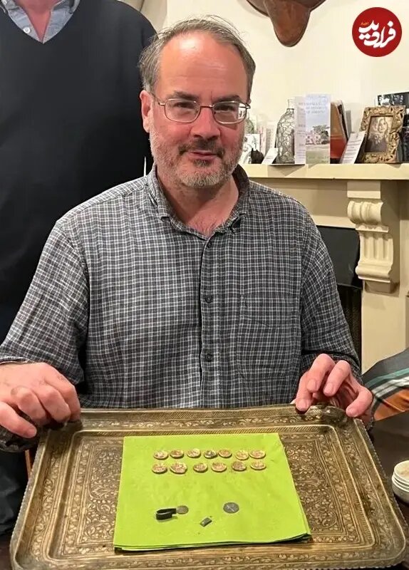 کشف سکه‌های طلای ۲ هزار ساله در یک مزرعه | عکس