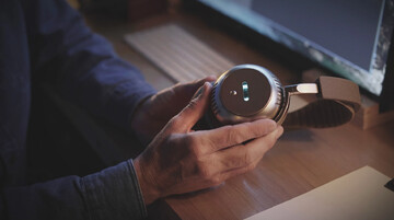 کیفیت استودیو روی گوش | TH۲ هدفونی که های‌-فای را از نو تعریف می‌کند