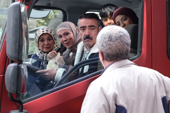 سریالی با حضور خانم و آقای آقاخانی