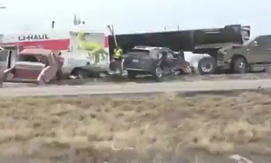 ۳۰ خودرو و تصادف زنجیره‌ای در بزرگراه! + ویدئو | تصاویری از محل حادثه