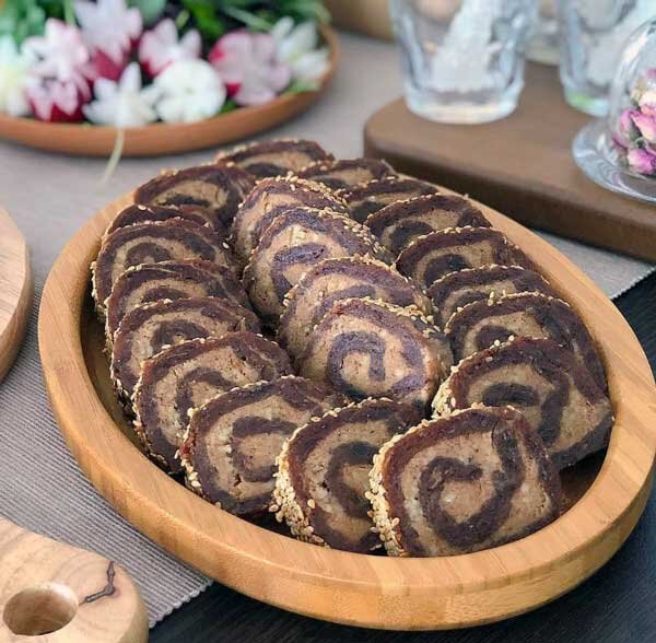 ۳ نوع دسر خرما با ژلاتین، گردو و شیر برای ماه رمضان