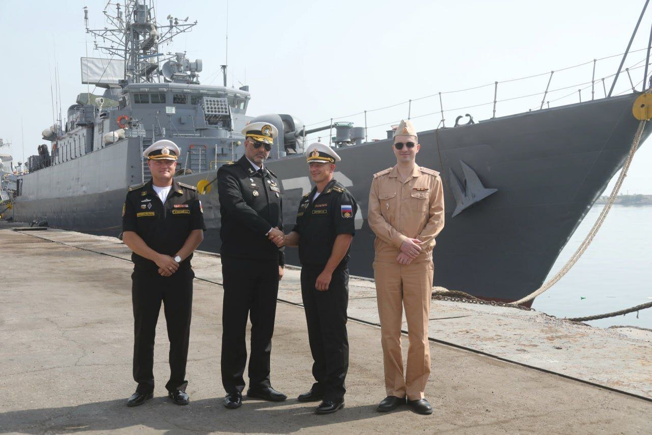 پهلوگیری ناوشکن روسی در منطقه یکم نیروی دریایی | تصاویر