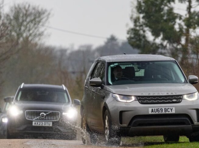 تصاویر لحظه دستگیری شاهزاده توسط پلیس انگلیس | ببینید
