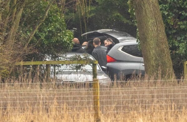 تصاویر لحظه دستگیری شاهزاده توسط پلیس انگلیس | ببینید