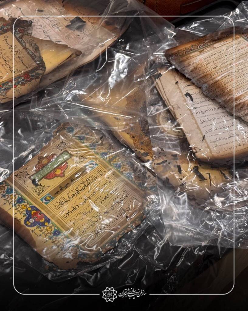 مرمت قرآن های سوخته توسط کاتبان و هنرمندان+ تصاویر