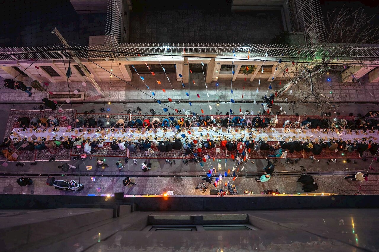 سفره افطاری برای همه همسایه‌ها | غروب این محله‌ها شاد است