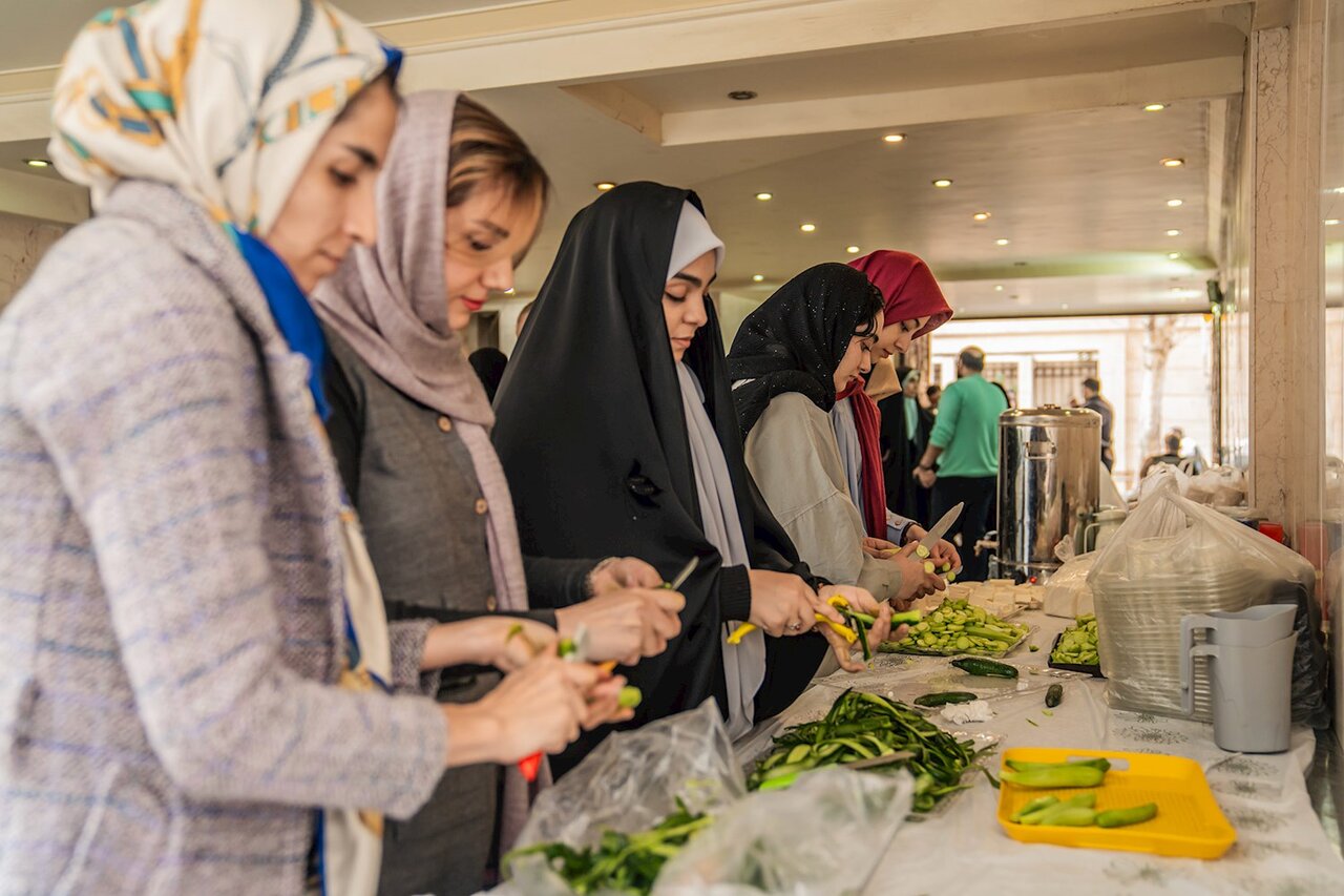 سفره افطاری برای همه همسایه‌ها | غروب این محله‌ها شاد است