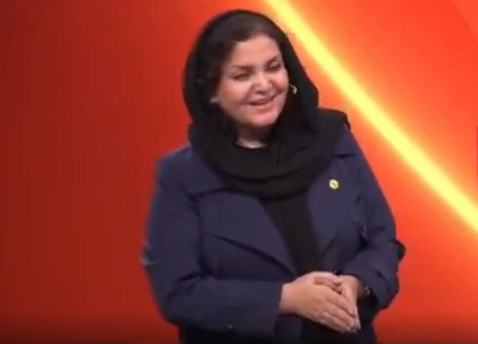 من شل حجابم ولی ...  | چرا از آقای خامنه‌ای به عنوان پدر یاد کردید؟ | پاسخ خانم وکیل به یک سوال مهم