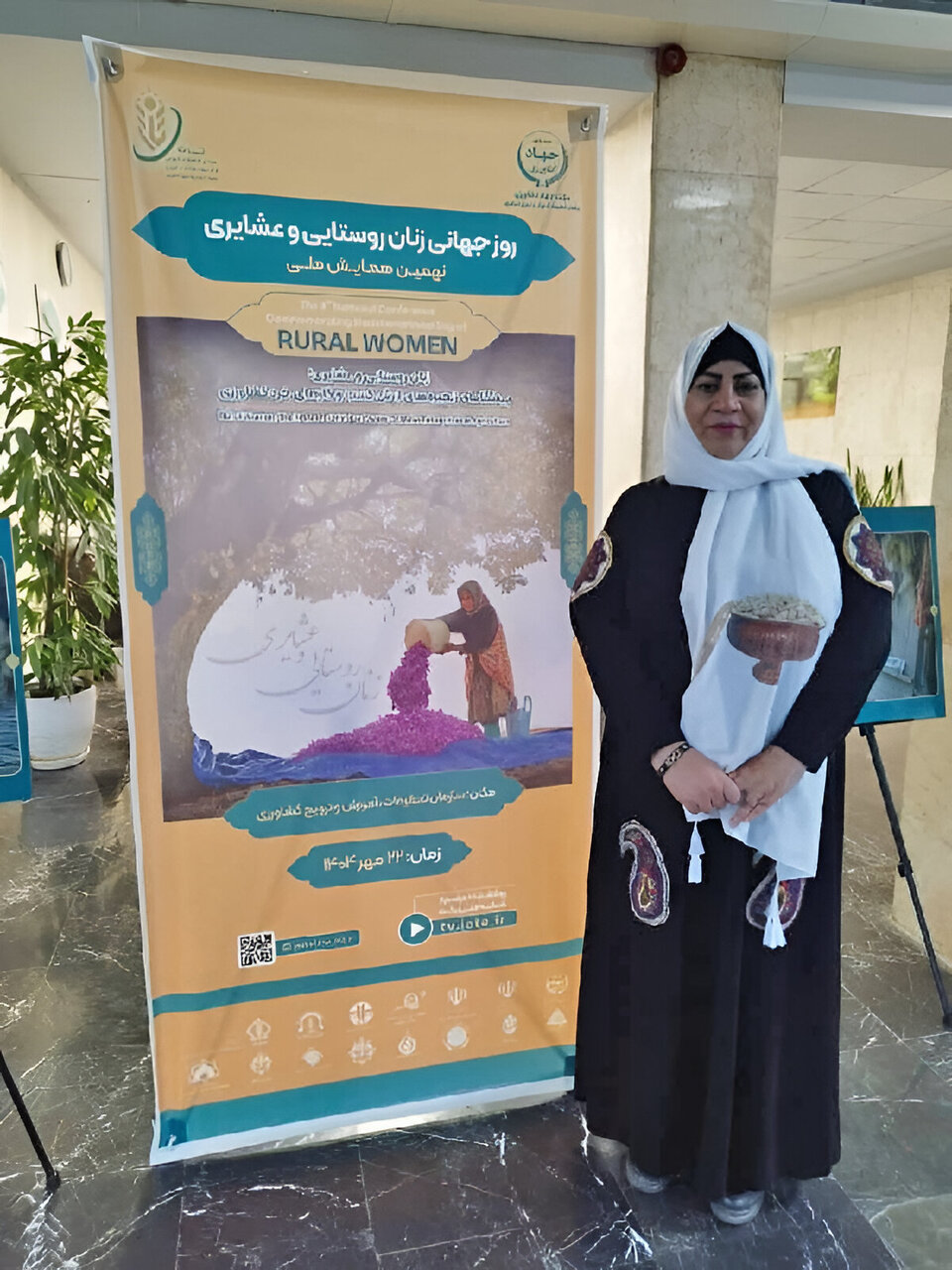 جنگ زنانه در کویر  | زنان کارآفرین روستای سعادت‌ آباد در مسیر احیای قنات قدم گذاشته‌ اند + فیلم