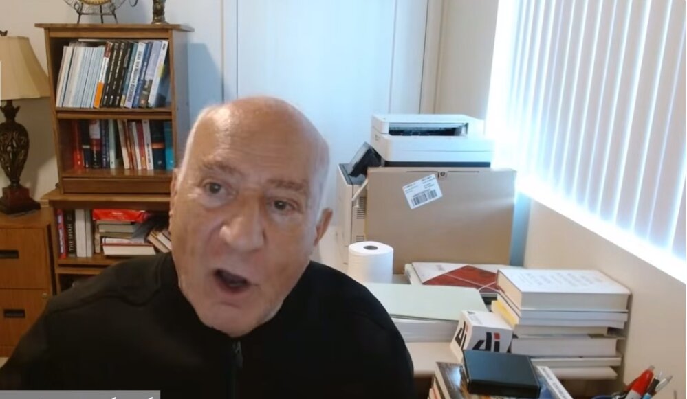 رهبران دنیا به پای آقای خمینی صف می‌کشیدند اما ... | ویدئو