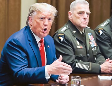 ۲مورد از ۳ گزینه ترامپ در مورد ایران، جنگ است | شکاف ترامپ با مشاوران بر سر جنگ با ایران؛ این بازی لبه پرتگاه است