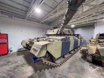 داخل ستون فقرات نیروی زرهی بریتانیا را ببینید + عکس | قیمت تانک واقعی جنگی چند است؟