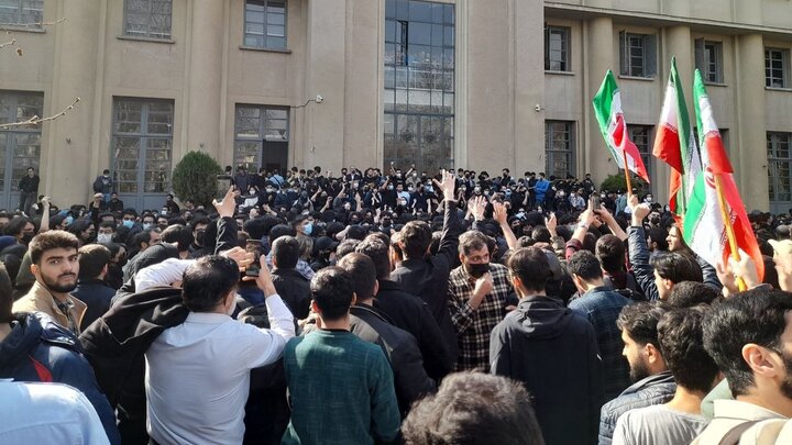 چرا دشمن به سراغ دانشگاه‌ها رفته است؟