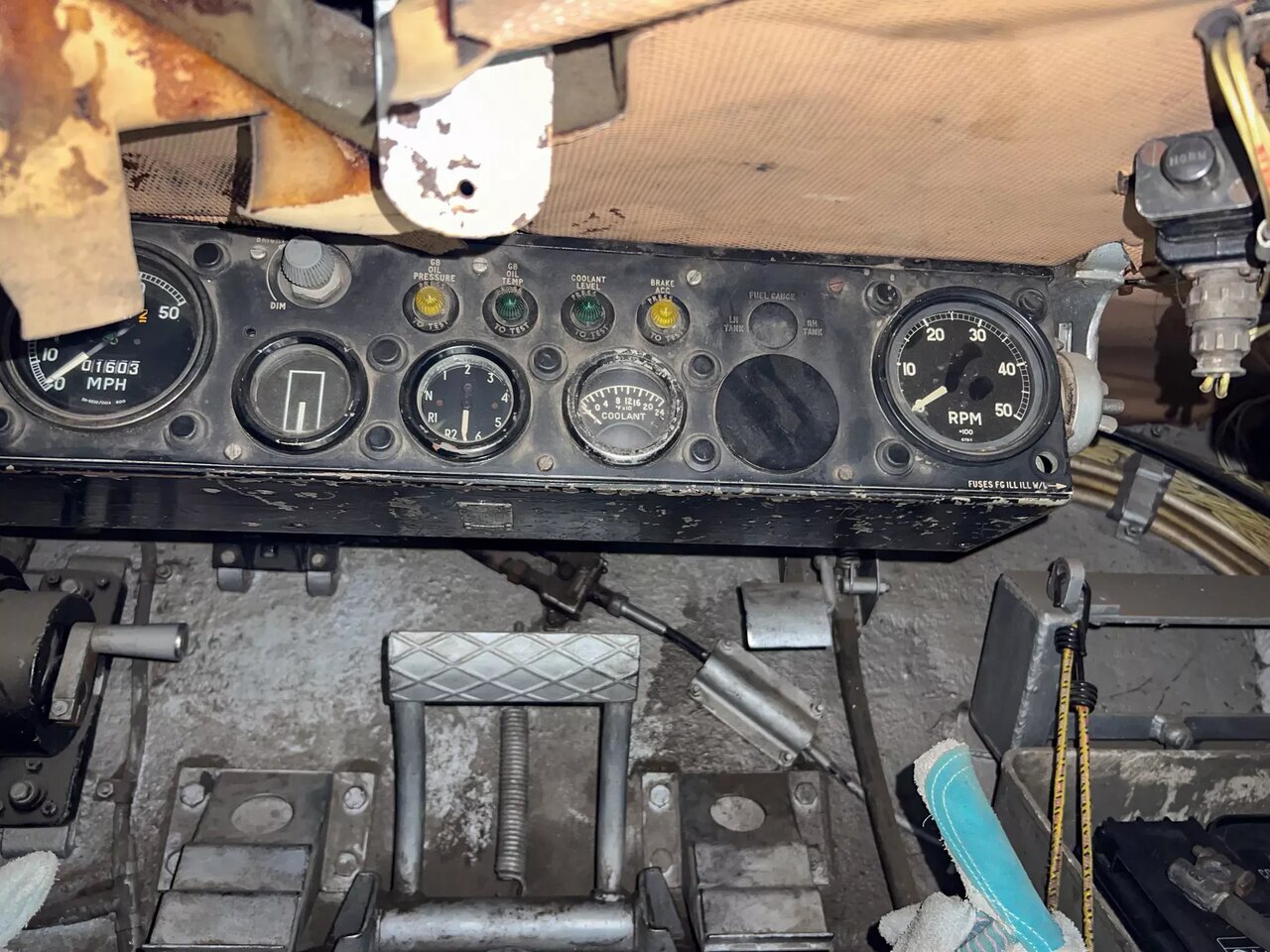 داخل ستون فقرات نیروی زرهی بریتانیا را ببینید + عکس | قیمت تانک واقعی جنگی چند است؟